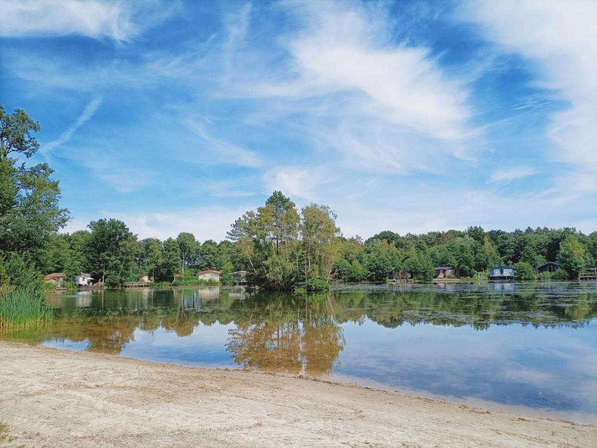 4P Chalet Tolve Met 4 Fietsen Vlakbij Natuurgebieden Drents Friese Wold, Fochteloerveen En Gevangenisdorp Veenhuizen Oosterwolde  Εξωτερικό φωτογραφία